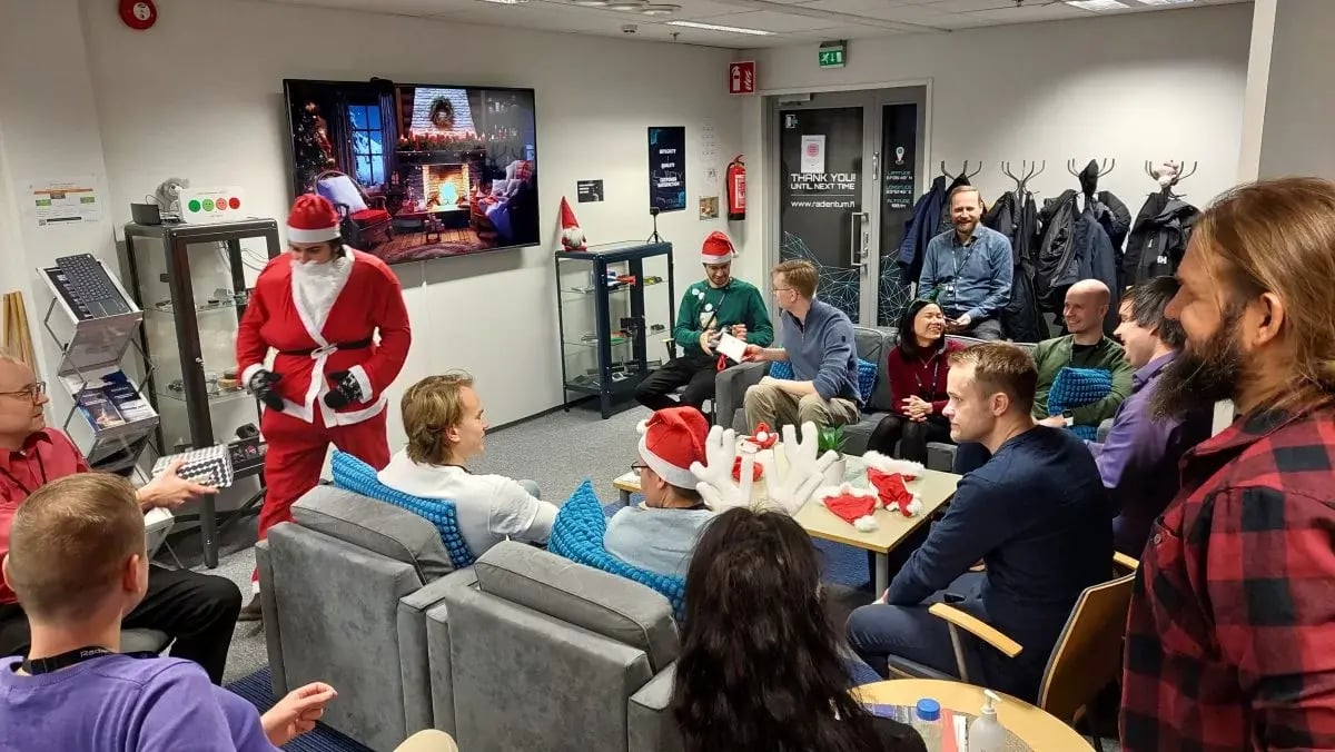 Radientum_ChristmasParty_Santa-1200x676